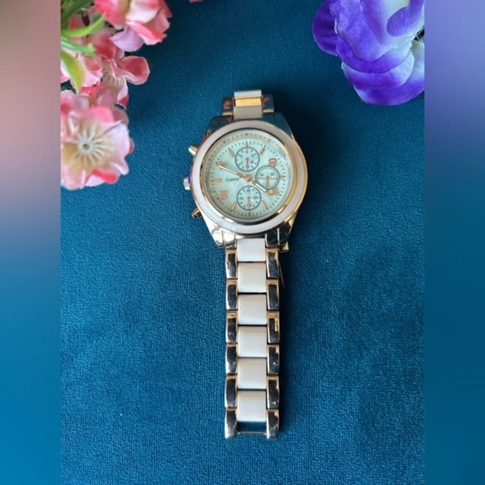 ✨NEW Aeropostale Blue and Gold Watches Modern